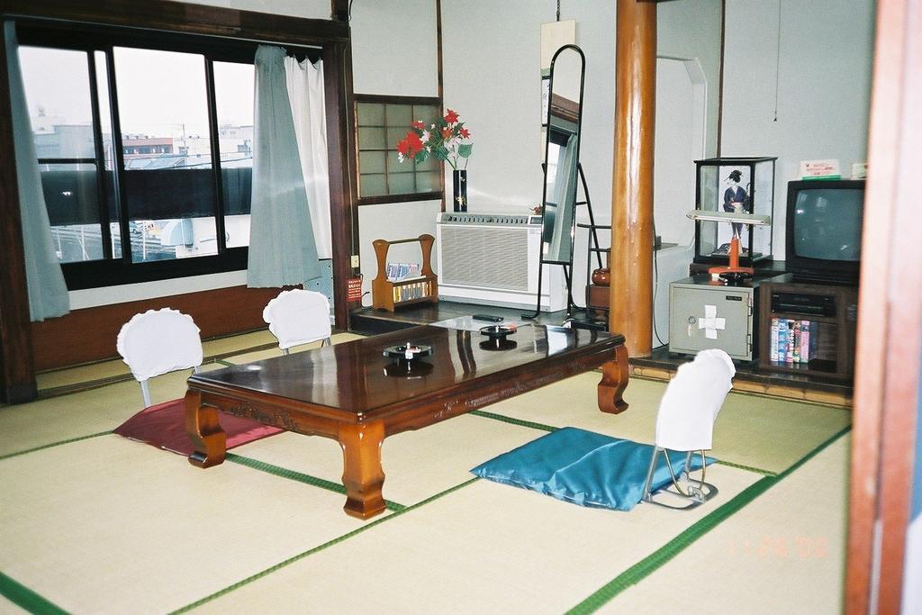 Komecho Ryokan Imabari Railway Station Rom bilde